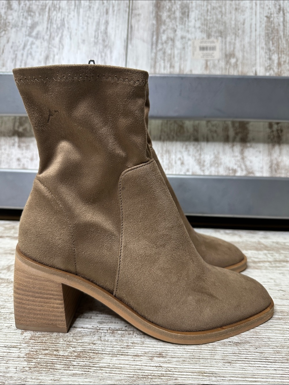Dolce Vita Indiga Taupe Western Ankle Boots Women's 7 Sock Bootie NWOB - Picture 4 of 11